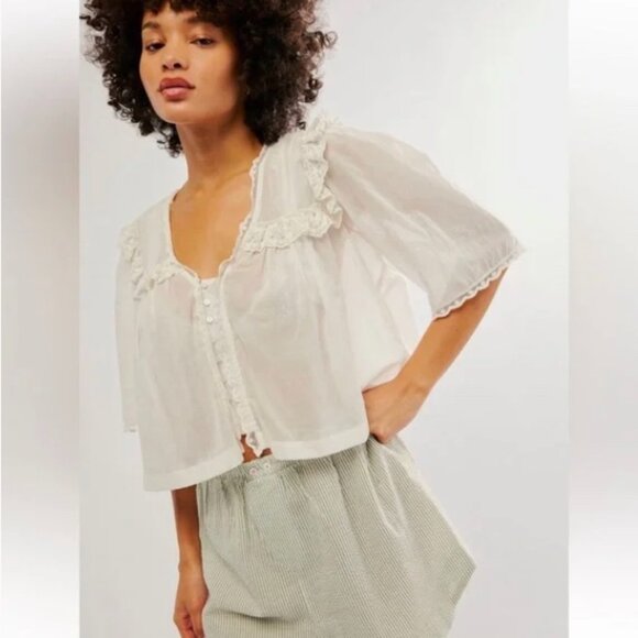 Free People Tops - Free People Luna White Bohemian Blouse Short Sleeve Flowy Cropped Lace Medium